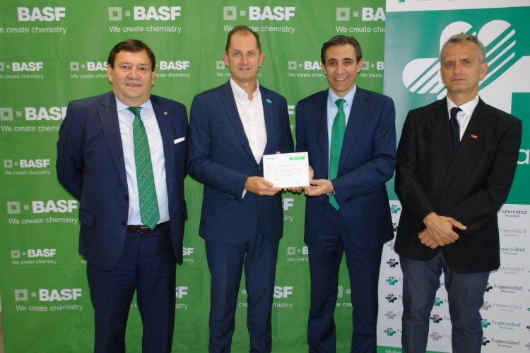FraternidadMuprespa entrega a BASF Española el diploma Bonus Sala de Prensa de Fraternidad